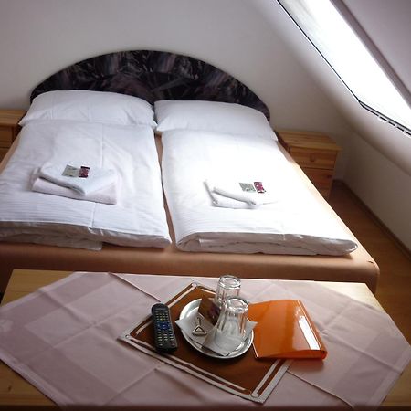 Penzion Romance Břeclav Exterior foto